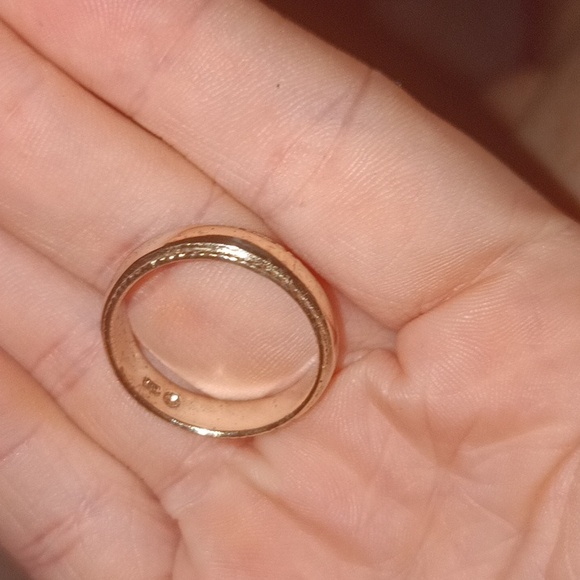 Ring - Picture 3 of 5